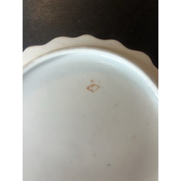 Vintage / Antique Round Chinese Trinket Box w/ Hand Painted Enamel Top - Picture 5 of 5